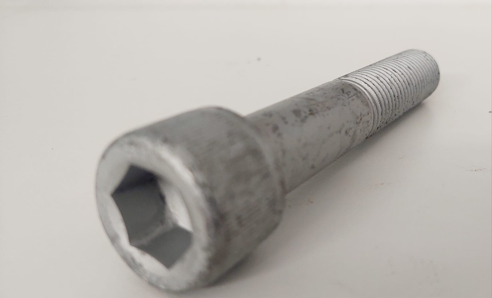 Blade bolt V44 + washers