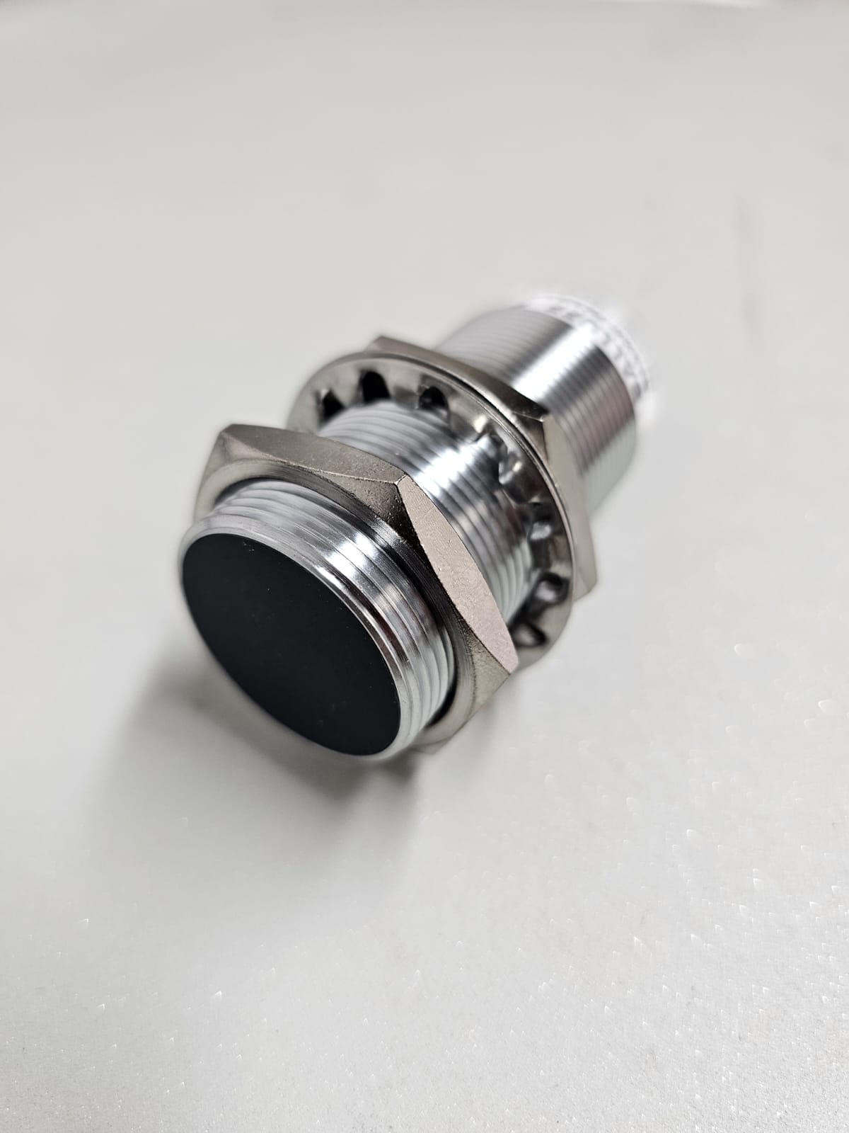 BALLUFF M30 Näherungssensor PNP 10 → 30 V dc / 200 mA, zylindrisch 22 mm, IP67